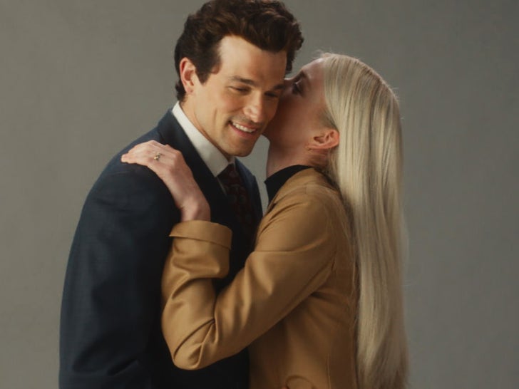 Actors playing JFK Jr. and Carolyn Bessette-Kennedy in FX series