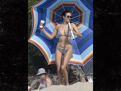 nina dobrev backgrid 1