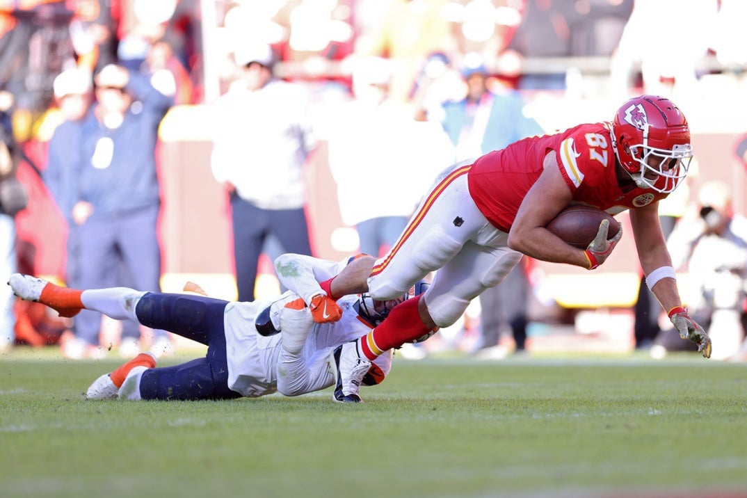 Travis Kelce On The Field 16