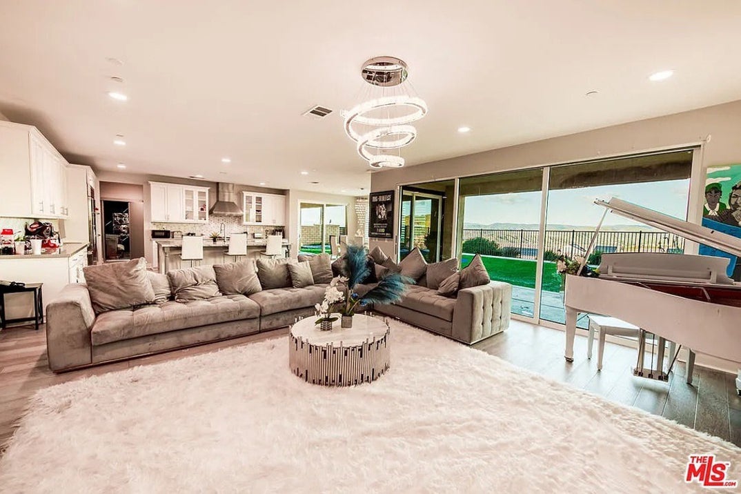 Blueface Blue Home For Sale 17