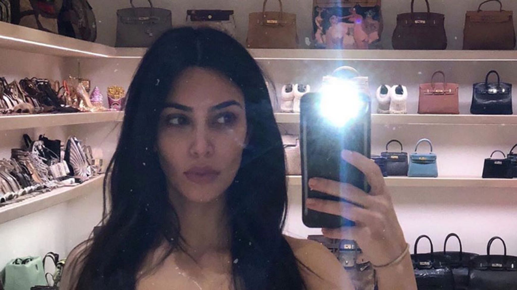 Kim Kardashian S Sexy Selfies