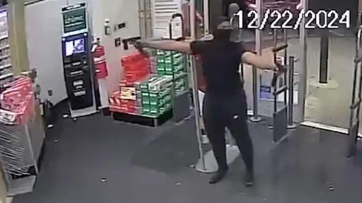 122424_walgreens_robber_kal