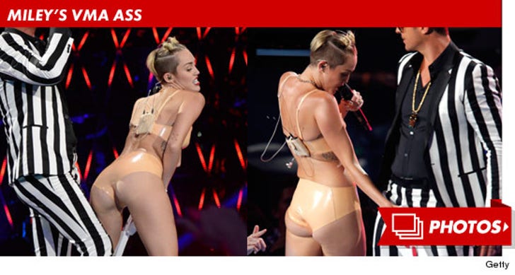 Miley's MTV VMAs Ass