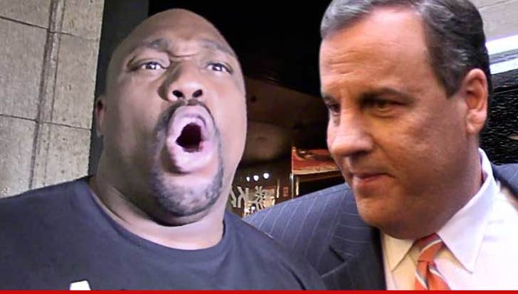 Warren Sapp -- Chris Christie Is Fat and Stupid :: 1102-warren-sapp-chris-christie-tmz-2