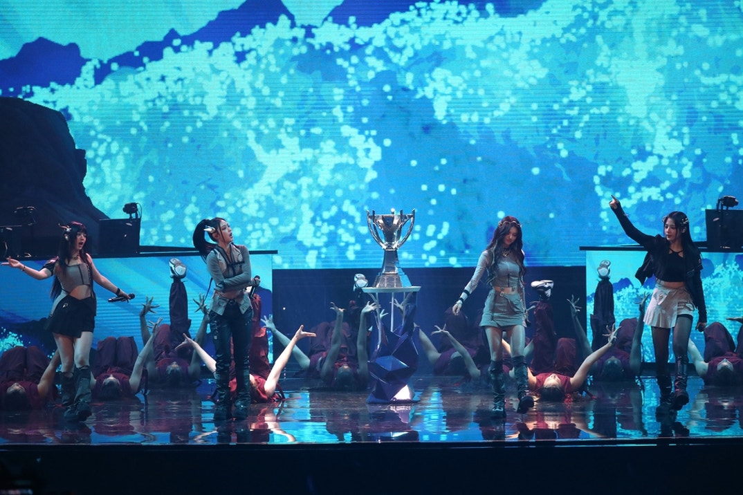 New Jeans Performance Photos 2