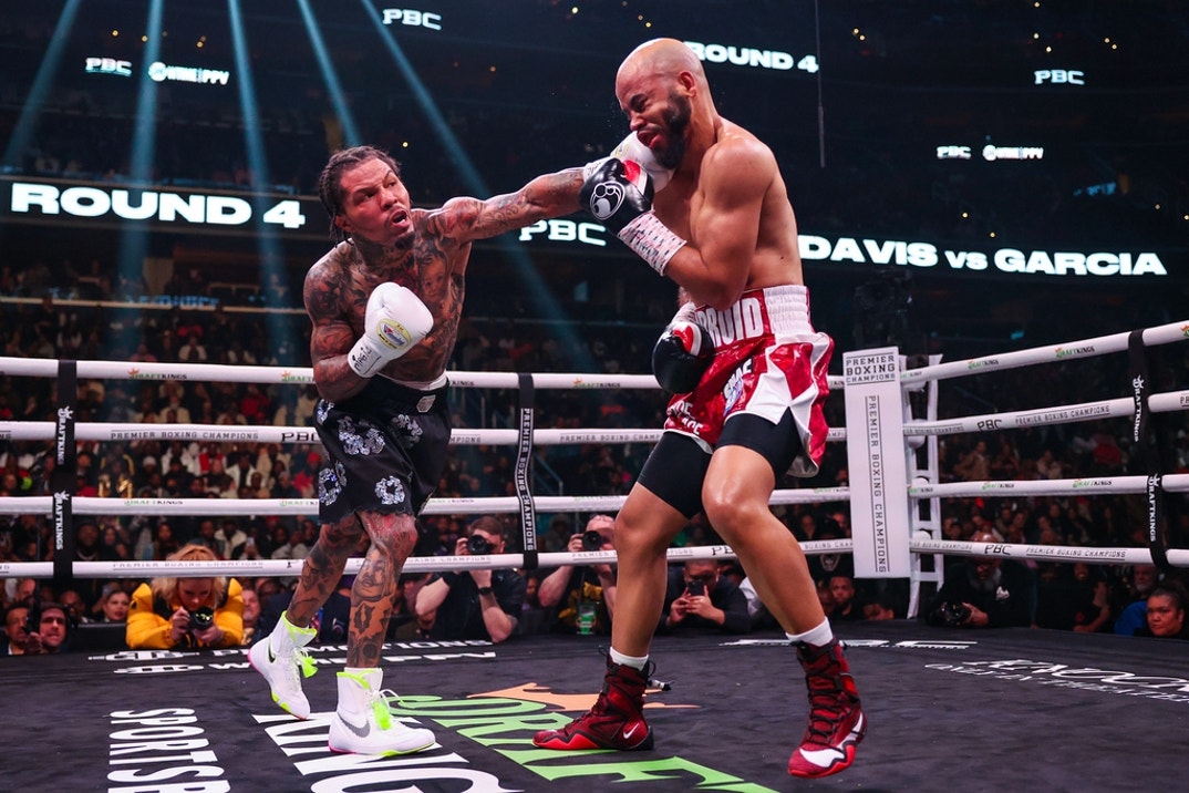 Gervonta Davis Fighting Photos 0