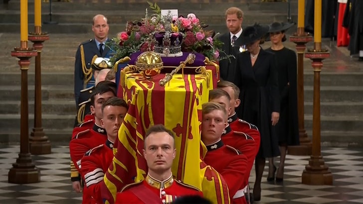 Justin Trudeau, Kraliçe'nin Cenazesinden Önce 2 Gece Birlikte Şarkı Söylediği İçin Tepki Aldı
