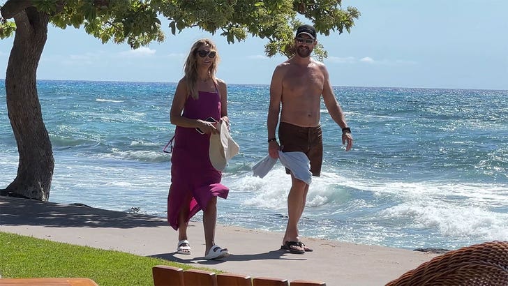Kevin Costner'ın Görüşmediği Karısı Christine Aktörün Arkadaşıyla Hawaii'de Tatil Yapıyor