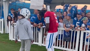 Colts Rookie Anthony Richardson Gifts Signed Cleat To Fan At Training Camp