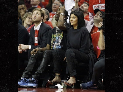 0419-travis-scott-kylie-jenner-houston-rockets-game-getty-01