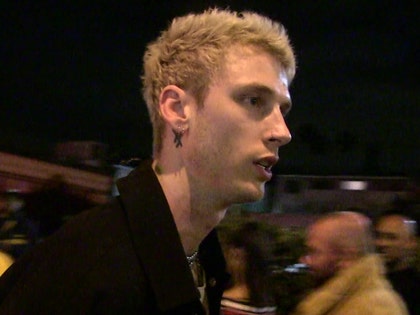 0607-Machine-Gun-Kelly-tmz-01