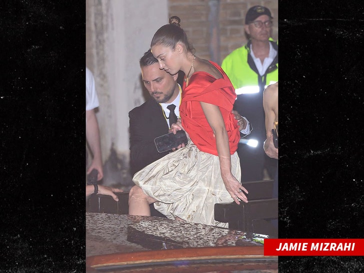 Jamie Mizrahi hanging out with orlando bloom Goff Photos 1