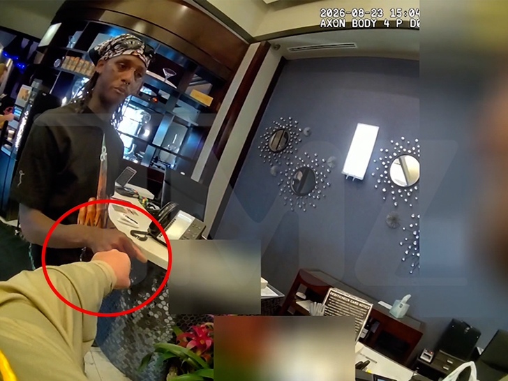 080126_famous_dex_bodycam_fist_bump