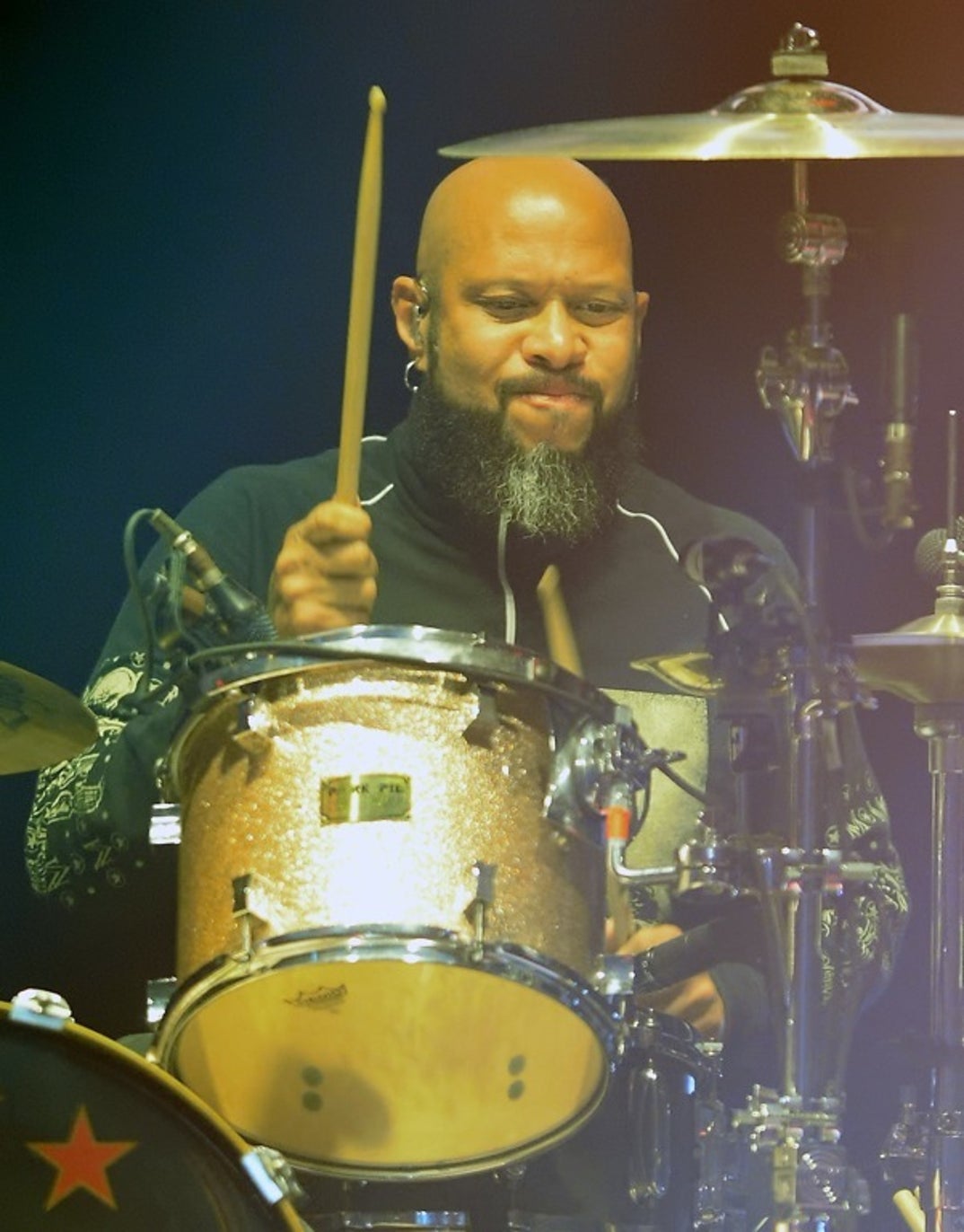 0401_gunsnroses_performance_24