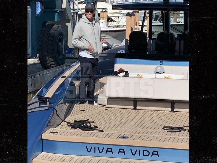 Tom Brady Hangs Out On New 'Tw12ve Angels' Yacht In Florida