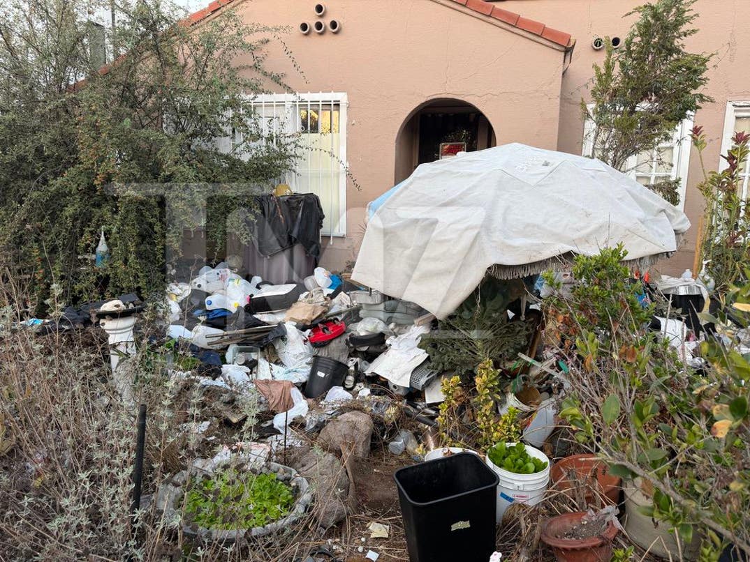 Los Angeles Infamous Trash House 4