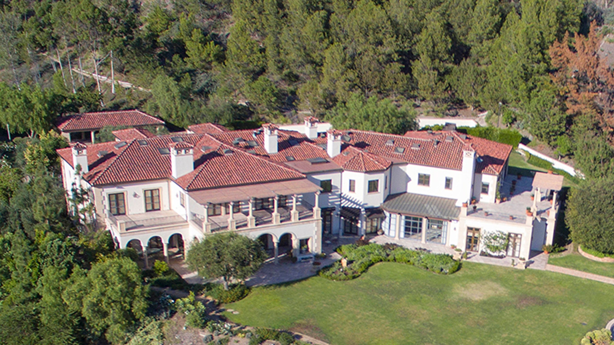 Robbie Williams' New Beverly Hills Mansion