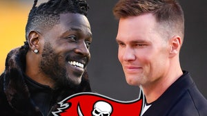 Antonio Brown 'Very Close' to Signing with Tampa Bay, Reuniting with Tom Brady