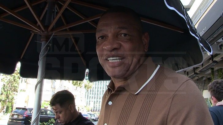 Doc Rivers กล่าวว่าเขาพูดคุยกับ “เสมอ” ของ Giannis ท่ามกลางความไม่แน่นอนในอนาคต