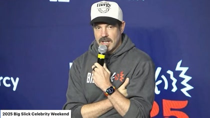 060125_jason_sudeikis_kal