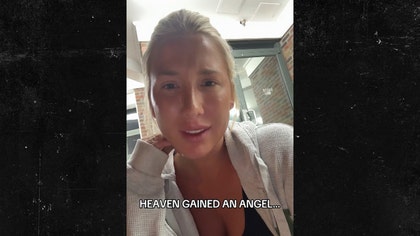 091125_savannah_chrisley_kal