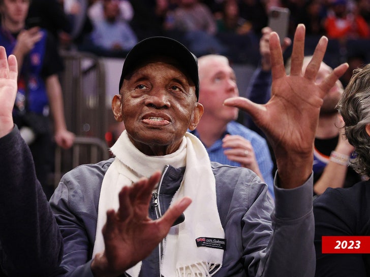 Dick Barnett Knicks Sub Getty Swipe 2