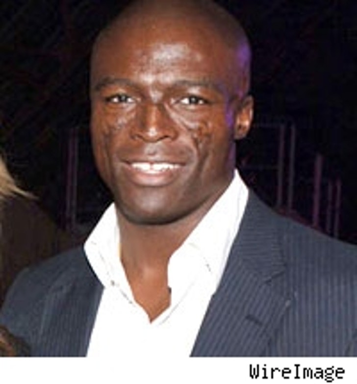 Seal Loses Case Gains Baby :: seal_wi_0622_200-1