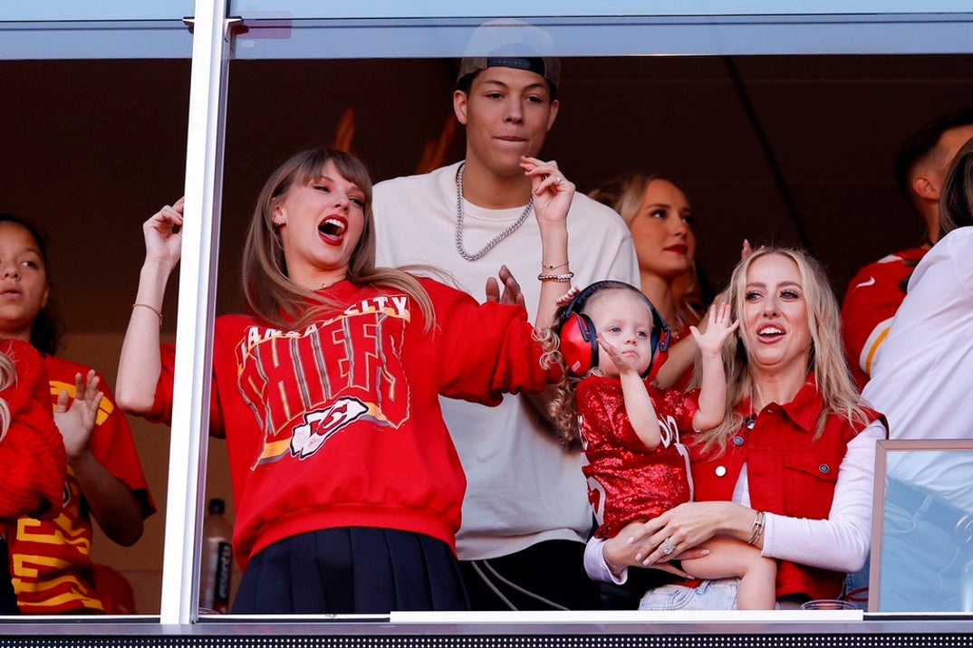 Taylor Swift Brittany Mahomes Celebration Chiefs3