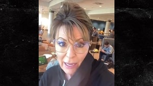 Sarah Palin Mocks Mask Wearing By Going 'Rogue' at LAX