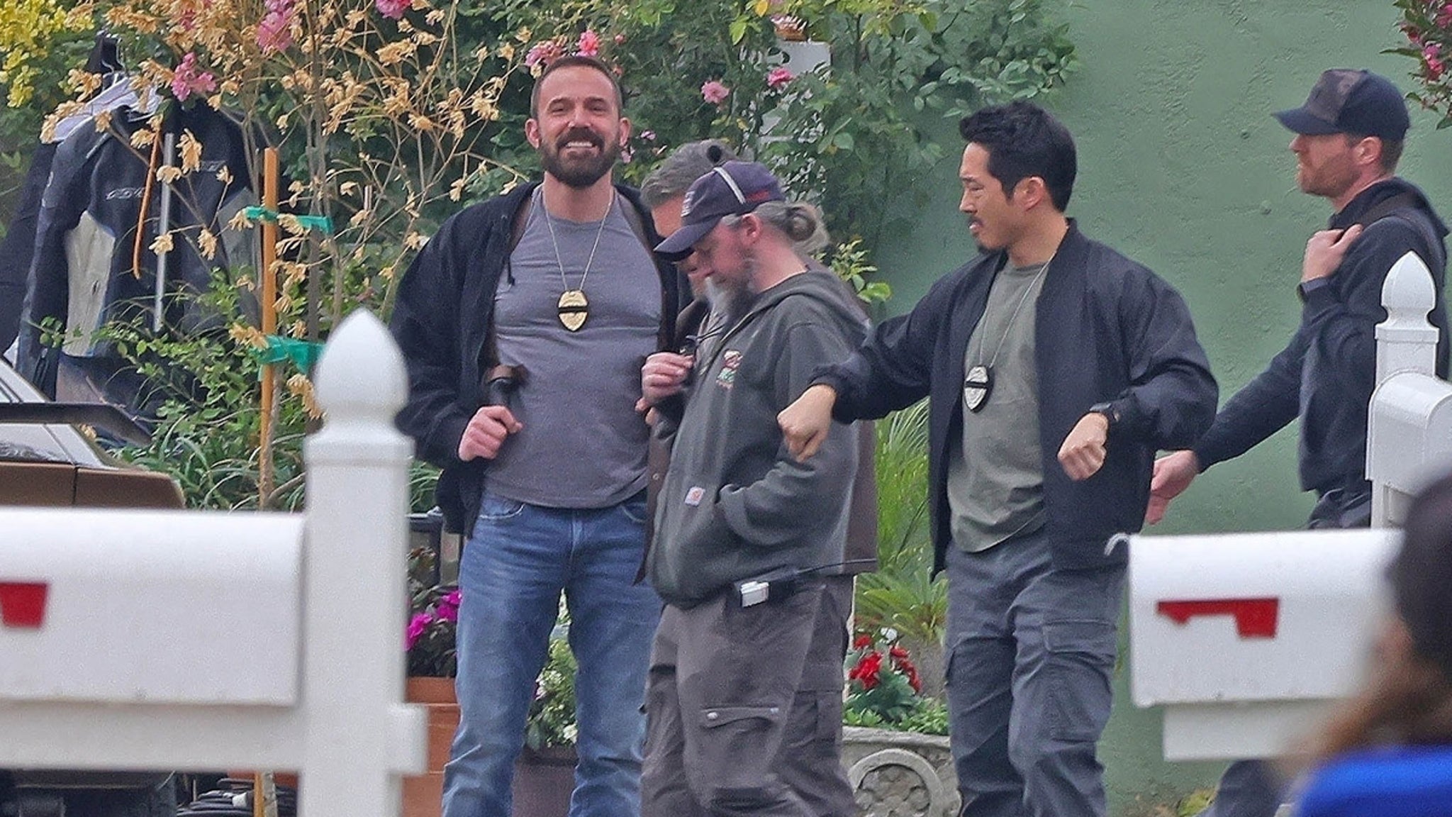 First Look at Ben Affleck and Matt Damon Filming New Netflix Movie 'RIP'