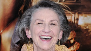 Lorna Raver Died May 12, 2025