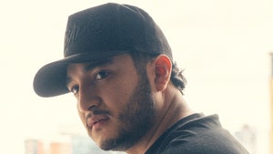 Cesar Gastelum insta 3