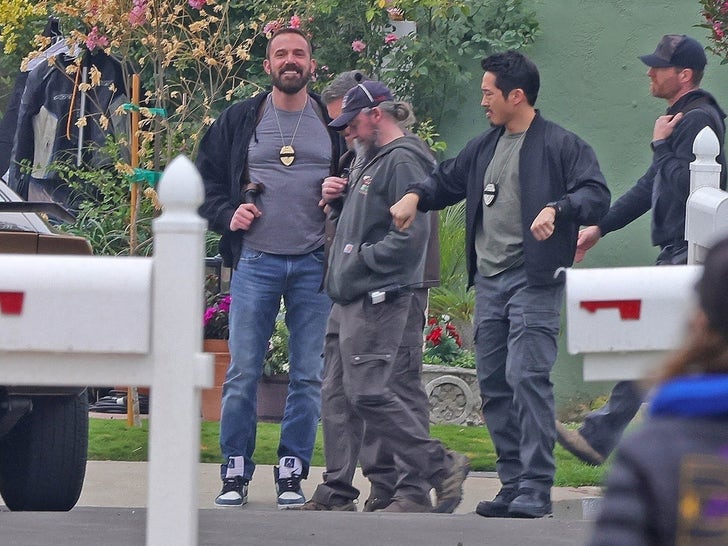 1126-Ben-Affleck-Matt-Damon-RIP-Set-Photos-primary-3