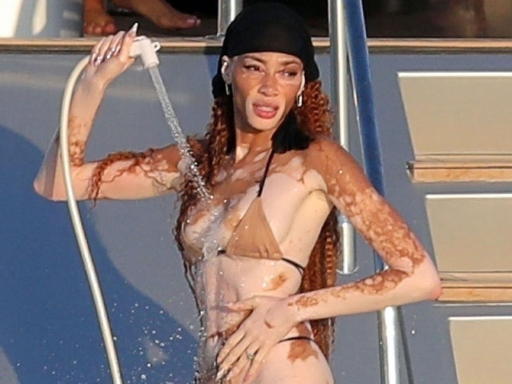 0731-winnie-harlow-laivu-sub-2