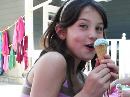 0323-gracie-abrams-cute-kids-primary_720