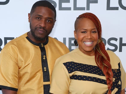 0415-Tina-And-Teddy-Campbell-Happier-Times-PRIMARY