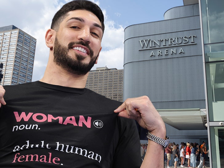 Enes Kanter wintrust arena getty comp