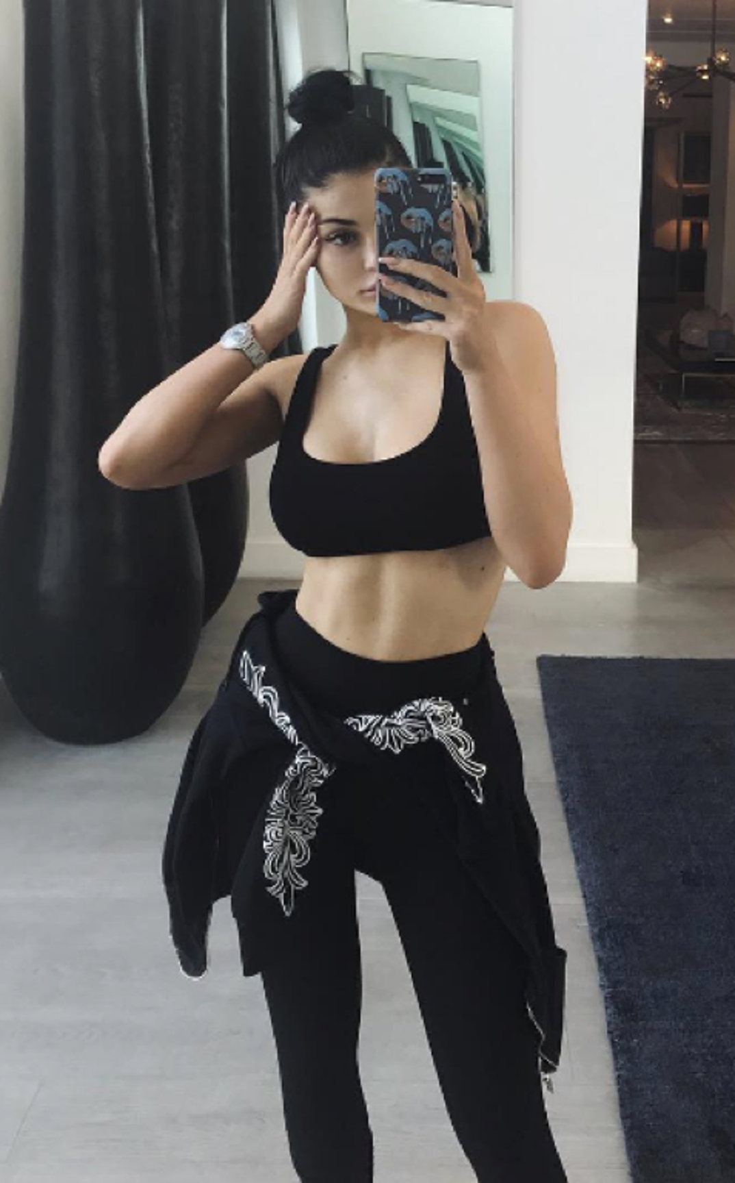 0803_Kylie_Jenner_Hot_Shots02