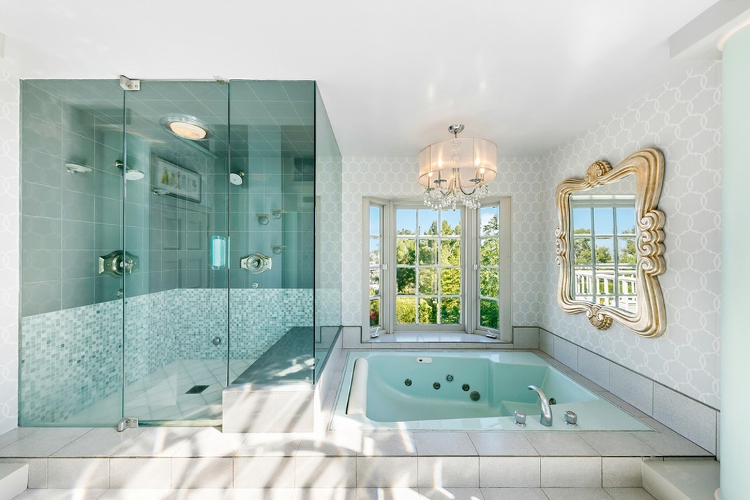 Richard Simmons Home Sale 29