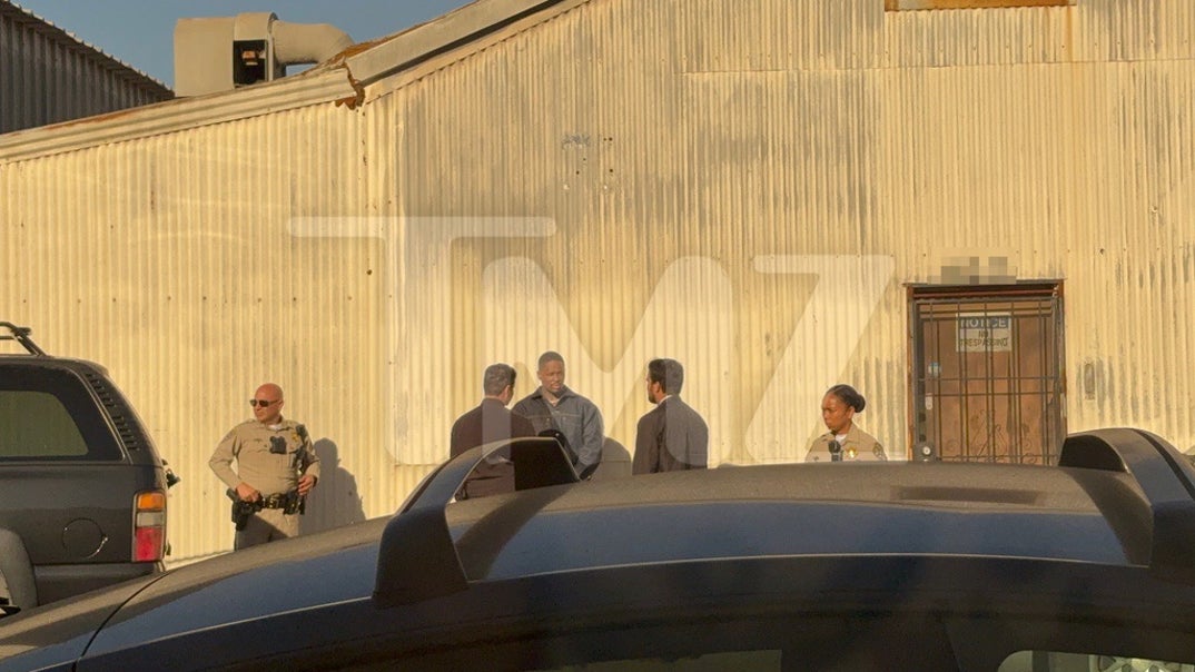 YG Gets Detained Blurred  3