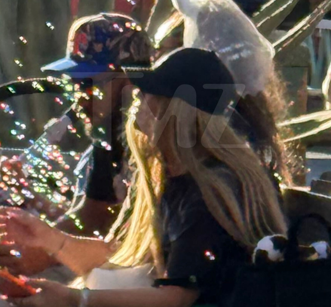 Jordyn Woods Disney Land 2