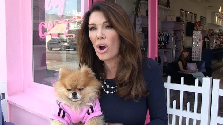 091218_lisa_vanderpump_kal