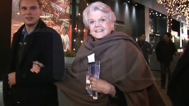 101122_angela_lansbury_ltwsh_kal