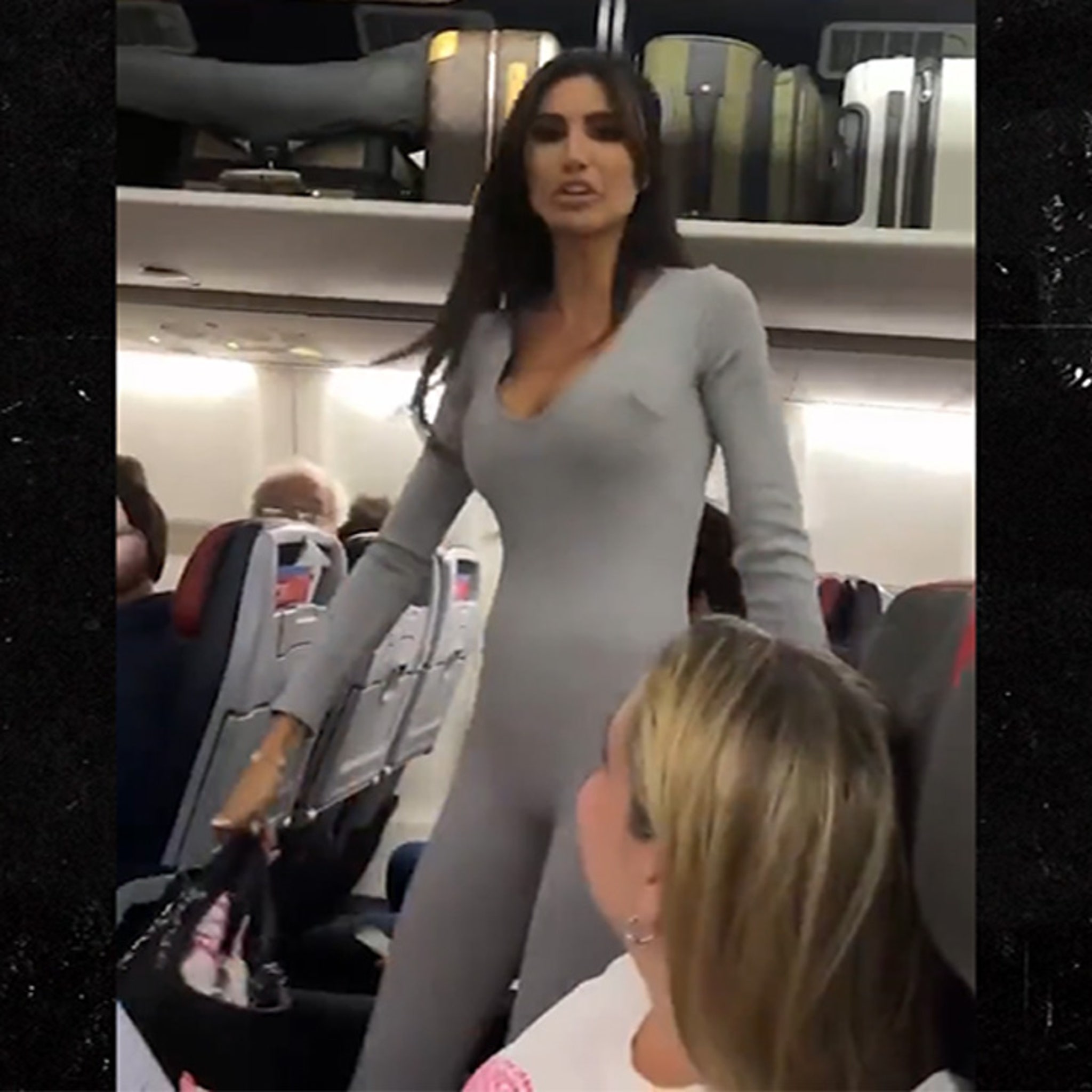 Sexy Woman in Bodysuit Kicked Off Plane, Claims Shes IG Famous
