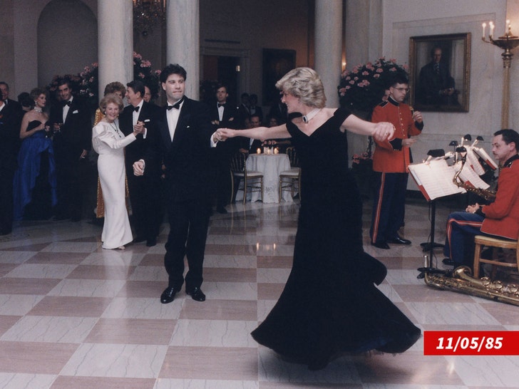 Princesa Diana dançando com John Travolta