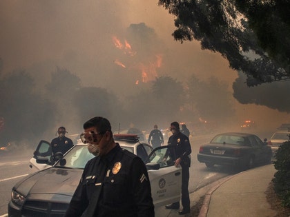 First Responders At The Pacific Palisades Fire Photos 0