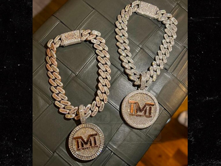 Floyd Mayweather Gifts Friends Custom TMT Chains, Jackets For Holidays