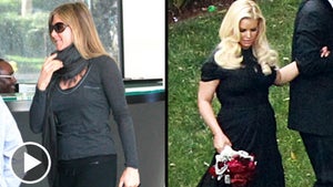 Jennifer Aniston & Jessica Simpson -- Is That a Baby in Your Belly ... Or Just Lunch?