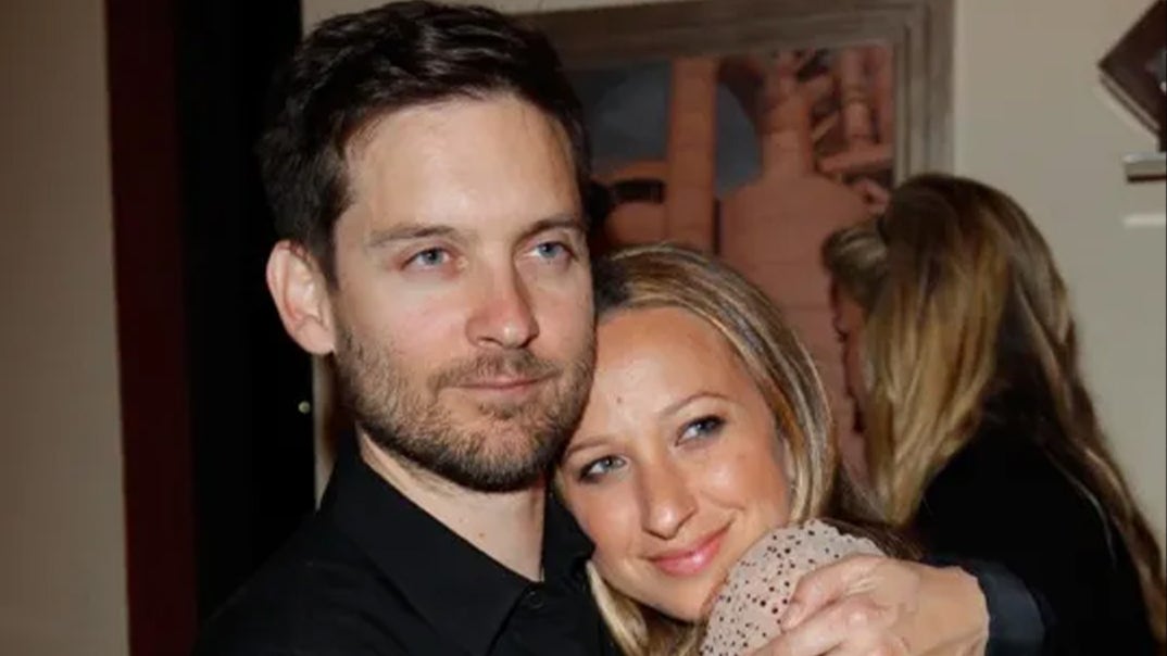 0801-Toby-Maguire-Jennifer-Meyer-PRIMARYjpg
