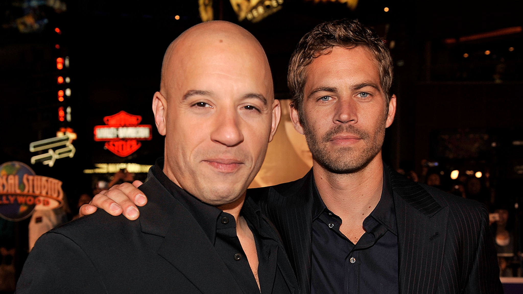Vin Diesel huilt ter herinnering aan Paul Walker tijdens de vertoning van het eerbetoon in Cannes